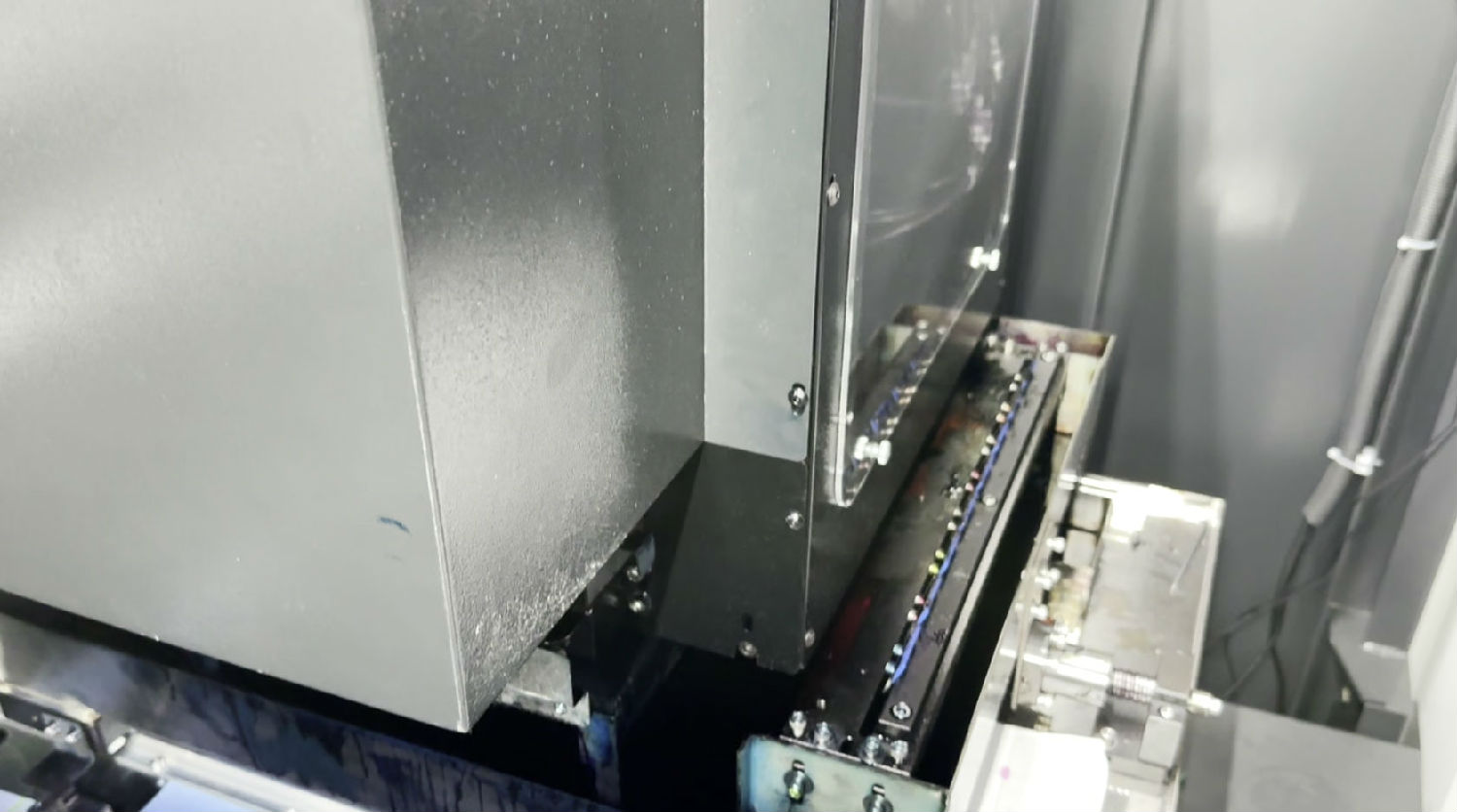 爲(wèi)什麽數碼(ma)印花機清(qing)洗噴頭不(bu)出廢墨?