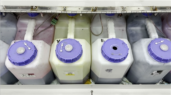 數碼印(yin)花機打圖出現(xiàn)方格的原因