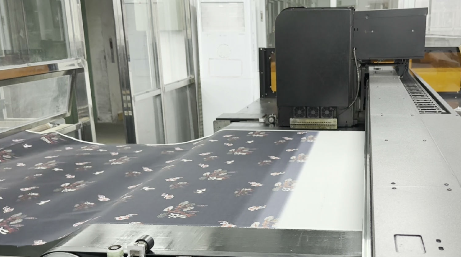 數碼印(yìn)花機有一路(lu)不出墨怎麽(me)解決?