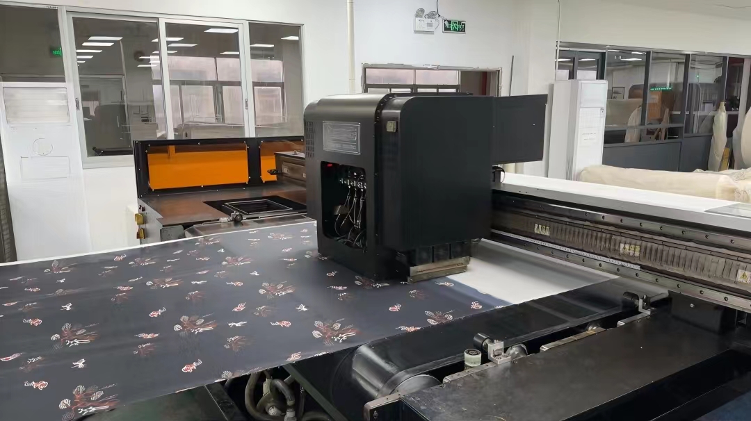 數碼印花(hua)打印出現(xian)墨點怎麽(me)辦?