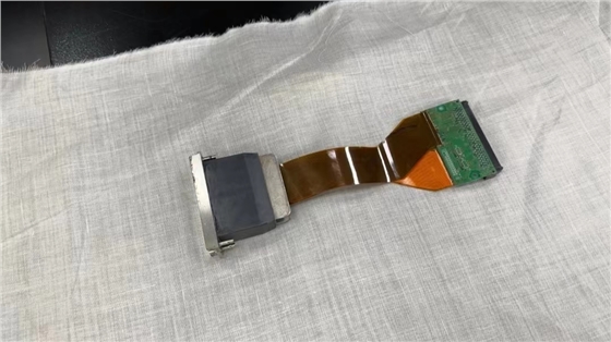 數碼印花(hua)機墨水幹在(zài)噴頭上如何(he)清洗?