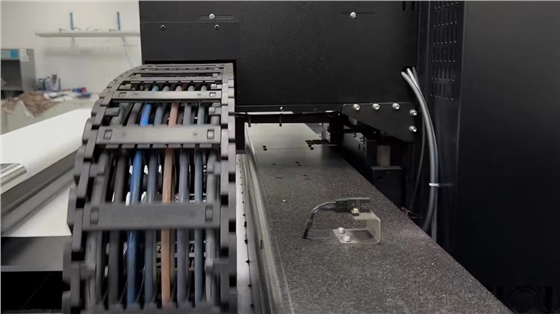 數碼印花機(ji)導軌保養的步(bu)驟